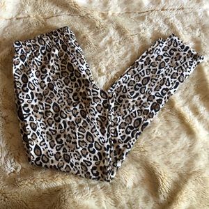 No Boundaries Ankle Pants NWOT